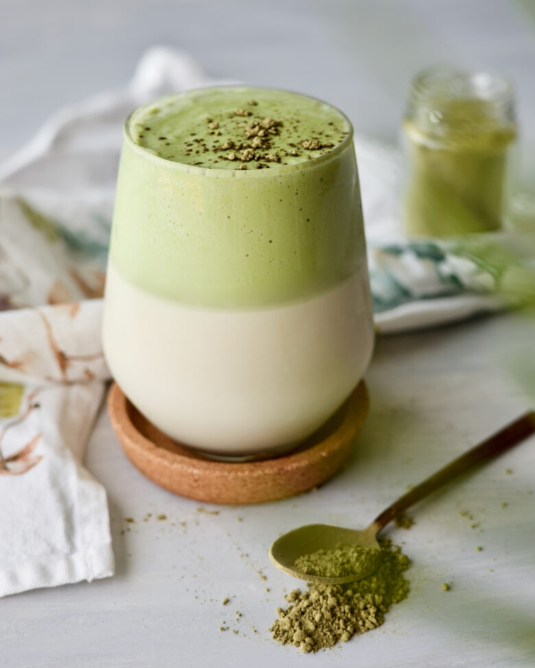 Vegan-Matcha-coconut-dalgona-côco-iced-latte - 4